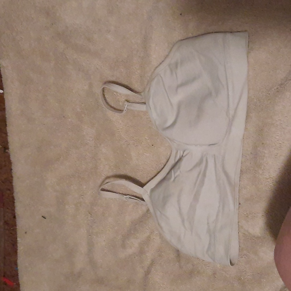 Bras - Picture 8 of 16